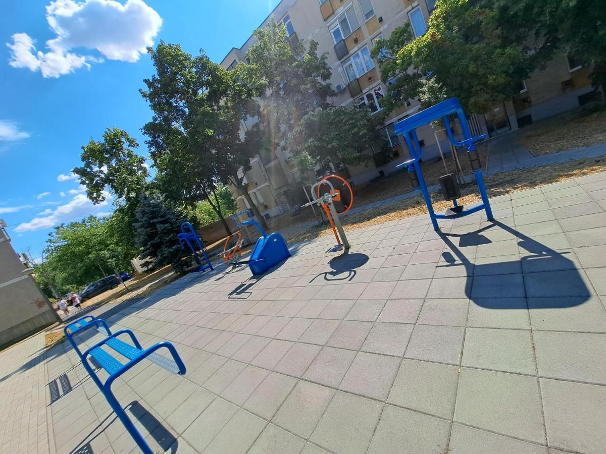 Appartamento Wanderer Station Debrecen Esterno foto