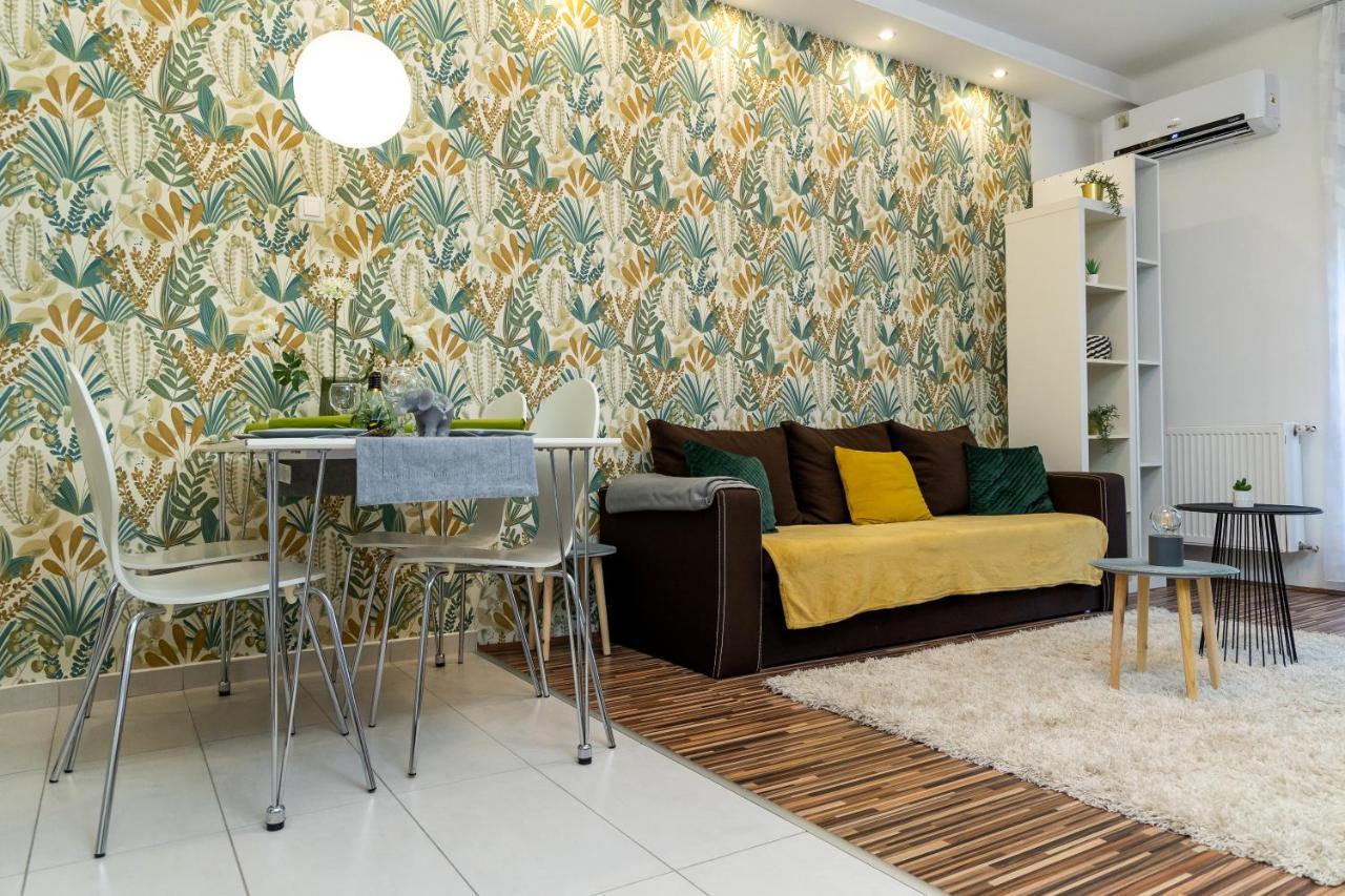 Appartamento Wanderer Station Debrecen Esterno foto